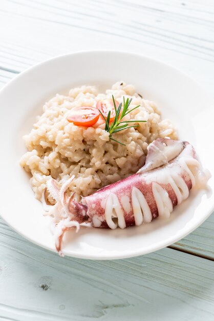 Risotto Z Kalmarów Lub Ośmiornic