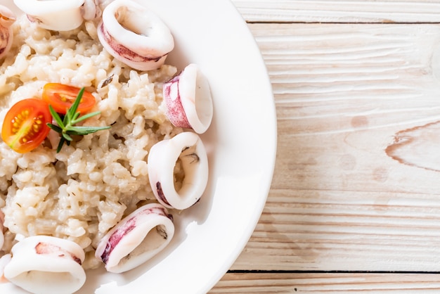 Risotto Z Kalmarów Lub Ośmiornic