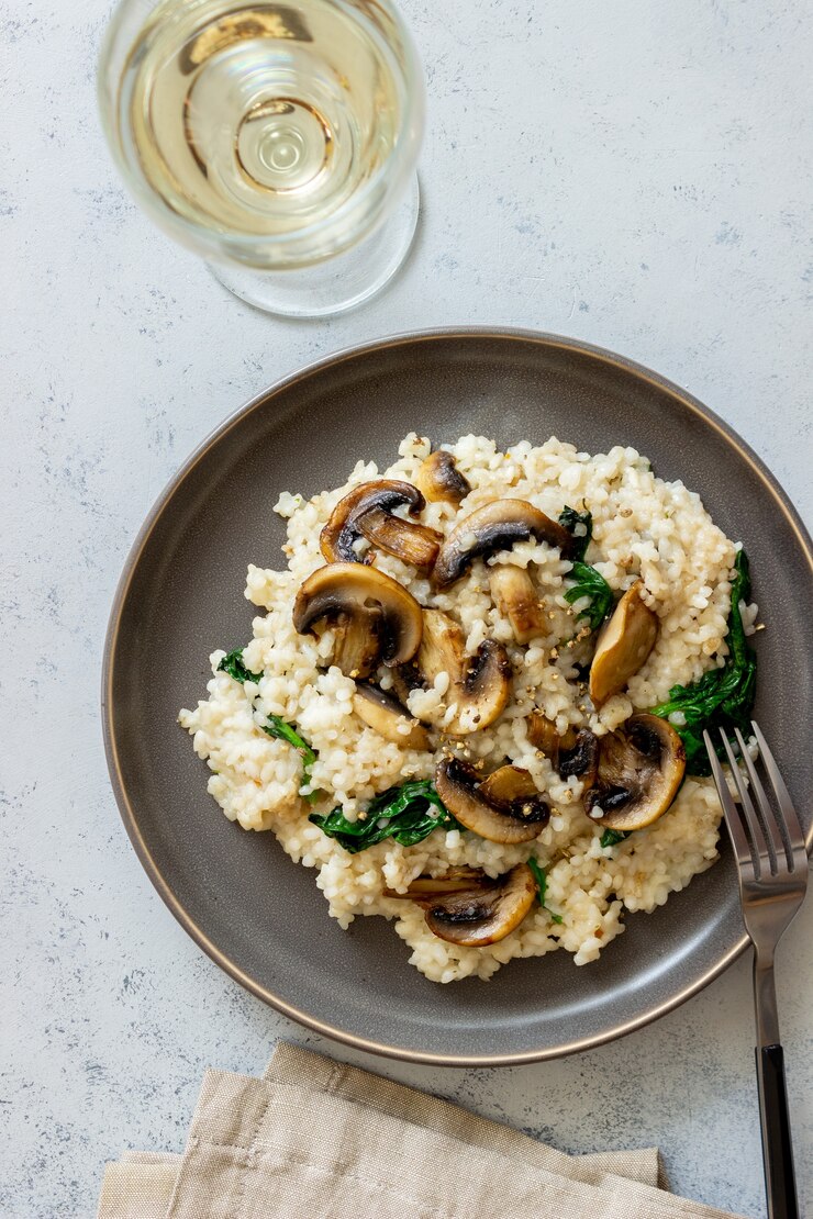 Risotto z pieczarkami i szpinakiem