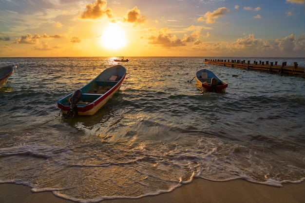 Riviera Maya Wschód Słońca W Karaibskim Meksyk