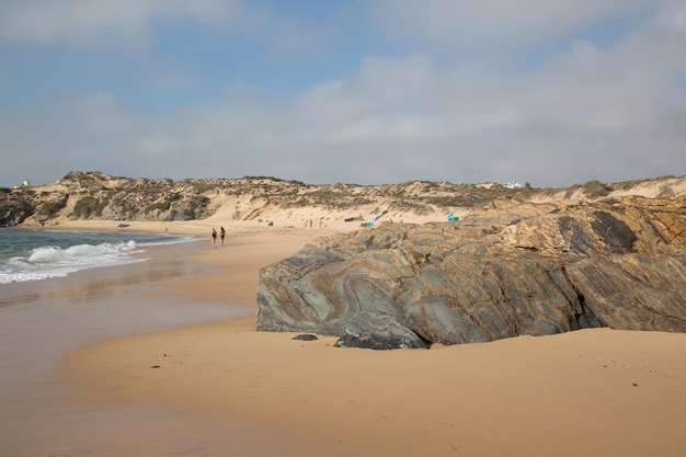 Rock and People Plaża Carreiro da Fazenda, Vila Nova de Milfontes, Portugalia