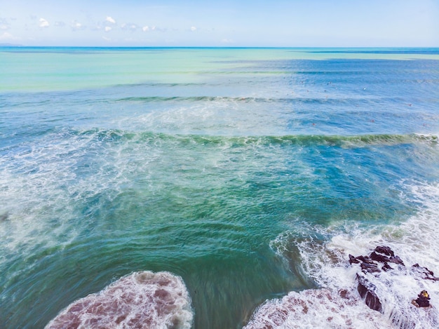 Rock Na Plaży Batu Balong, światowej Sławy Hot Spot Na Bali