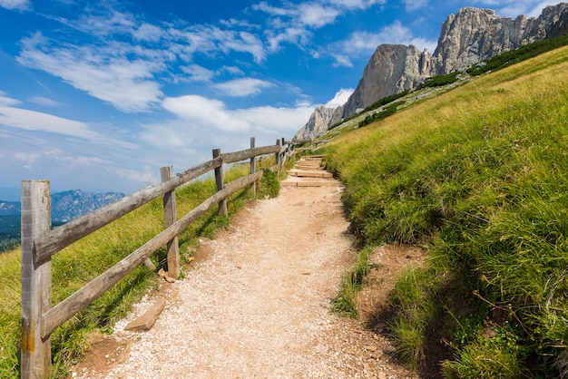 Roda de Vael w Dolomitach