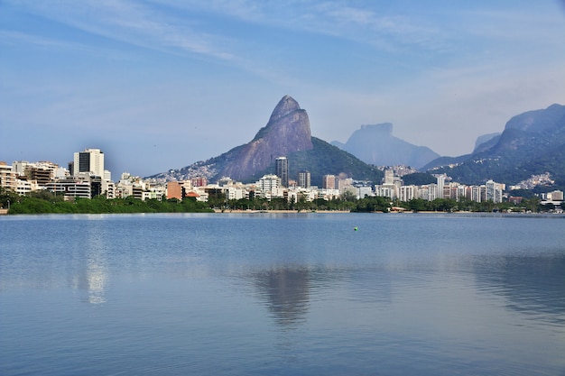 Rodrigo de Freitas Lagoon w Rio de Janeiro, Brazylia