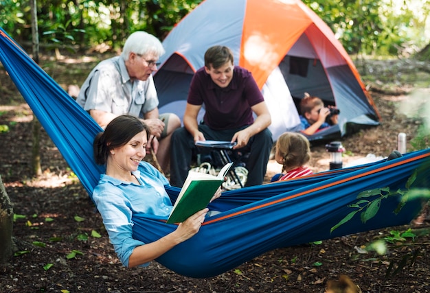 Rodzinny Camping W Lesie