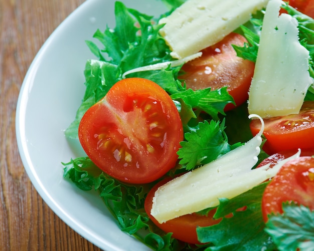 Roka Salata grecka sałatka z rukoli