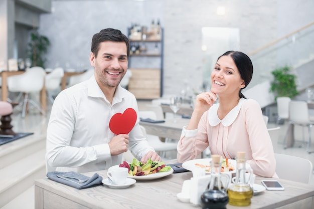 Romantyczna randka w luksusowej restauracji?