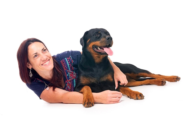 Rottweiler i kobieta