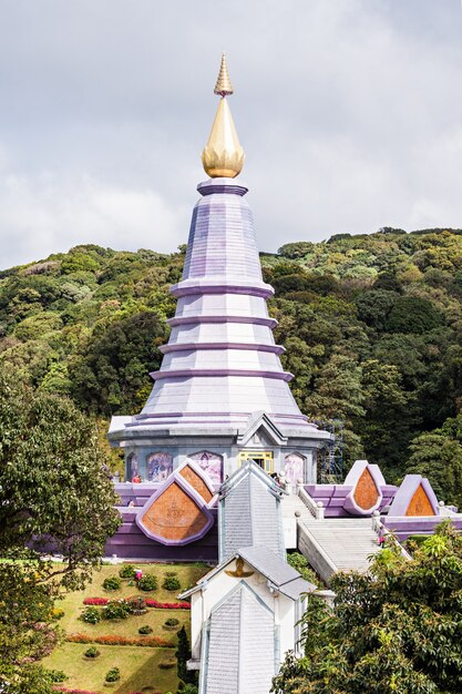 Royal Chedi w pobliżu Doi Inthanon - najwyższej góry Tajlandii