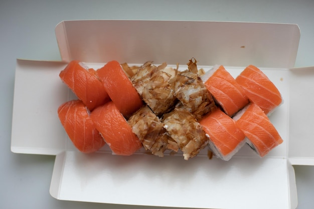 Różne Dostawy Sushi Odmiany Sushi Na Lunch Lub Kolację