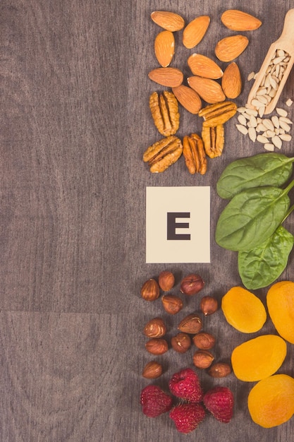 Różne składniki zawierające naturalną witaminę E, inne minerały i błonnik pokarmowy Zdrowy styl życia i odżywianie Miejsce na tekst lub napis
