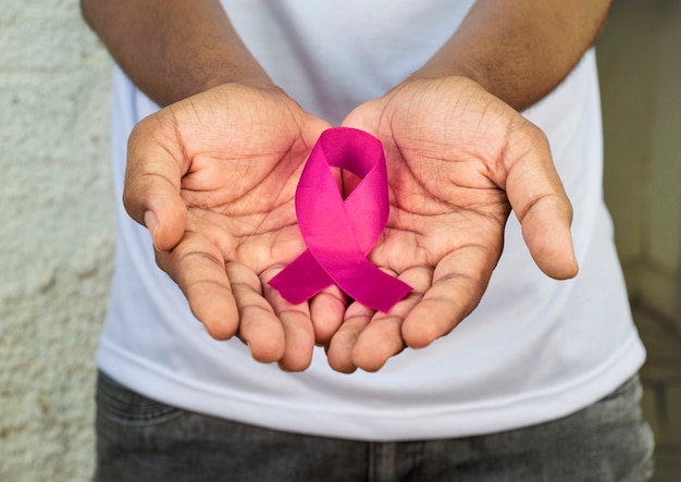 Zdjęcie różowa październikowa kampania uświadamiająca na temat raka piersi