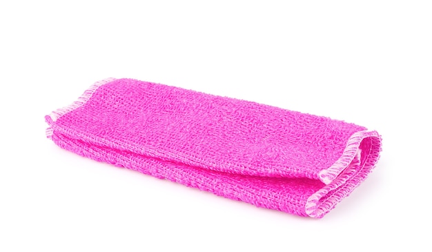 Różowy ręcznik na białym tle