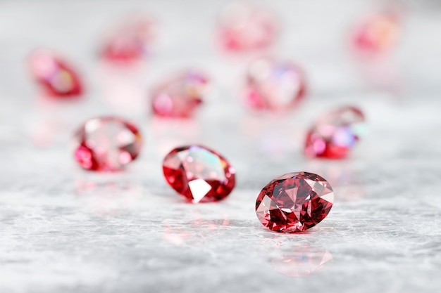 Ruby Gem Diamond grupa umieszczona na błyszczącym tle renderowania 3d