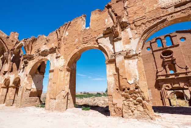 Ruiny Belchite, Hiszpania, Miasto W Aragonii, Które Zostało Całkowicie Zniszczone Podczas Hiszpańskiej Wojny Domowej.