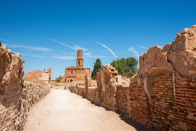 Ruiny Belchite, Hiszpania, miasto w Aragonii, które zostało całkowicie zniszczone podczas hiszpańskiej wojny domowej.