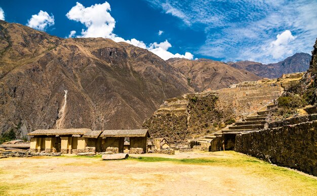 Ruiny Inków w ollantaytambo w peru