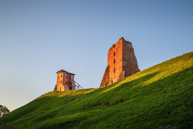 Ruiny średniowiecznego zamku w Nowogródku, Białoruś