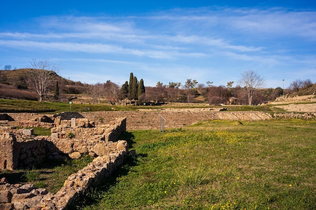 Ruiny starego miasta na stanowisku archeologicznym Morgantina na Sycylii