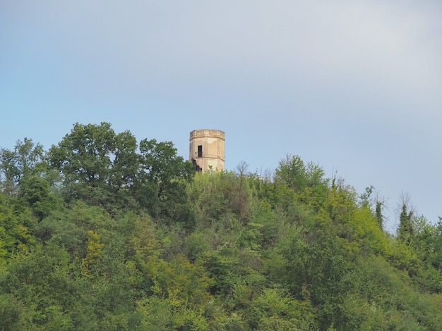 Ruiny Torion (czyli Wieża) w Vezza D'alba