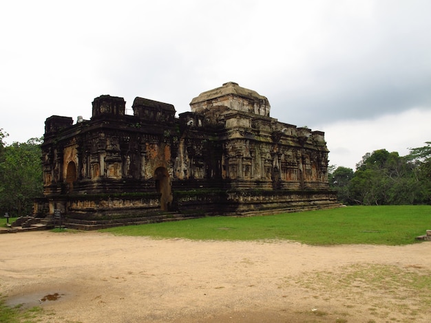 Ruiny w parku Polonnaruwa, Sri Lanka