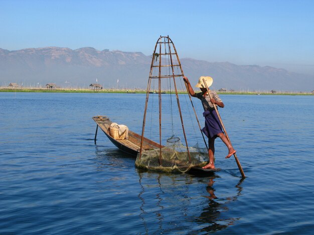 Rybak Na Inle Jeziorze, Myanmar