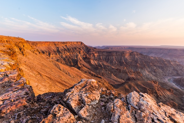 Rybi Rzeczny jar, sceniczny podróży miejsce przeznaczenia w Południowym Namibia.