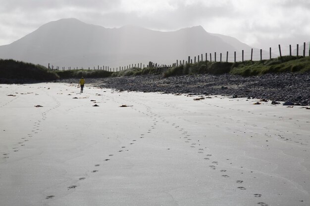 Rysunek na plaży Renvyle w Tully, Connemara, Galway, Irlandia