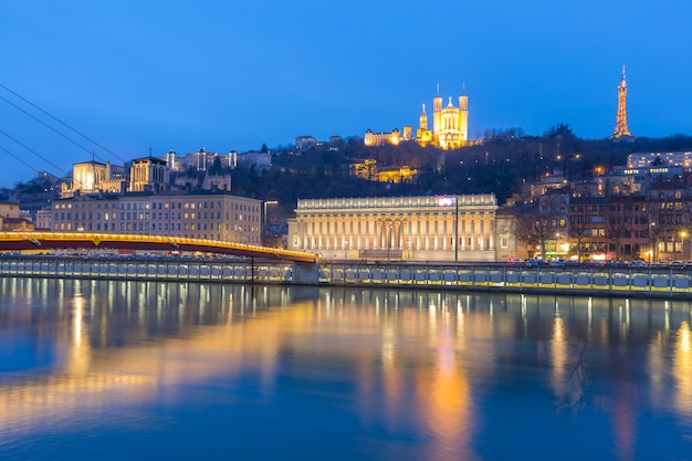 Rzeka Lyon Saone Fourviere Notre-dame