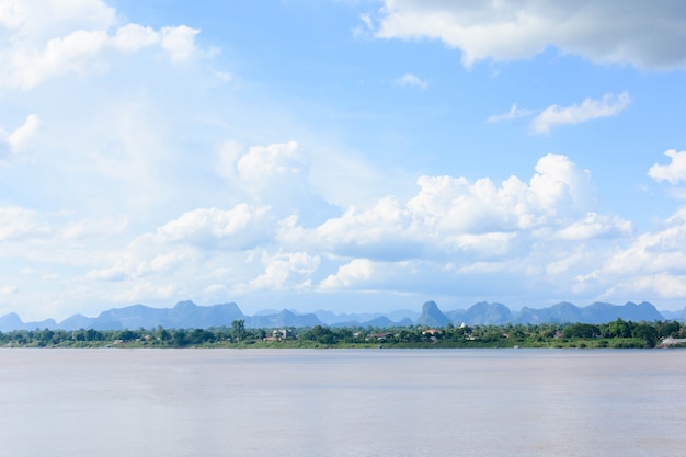 Rzeka Mekong I Bluesky