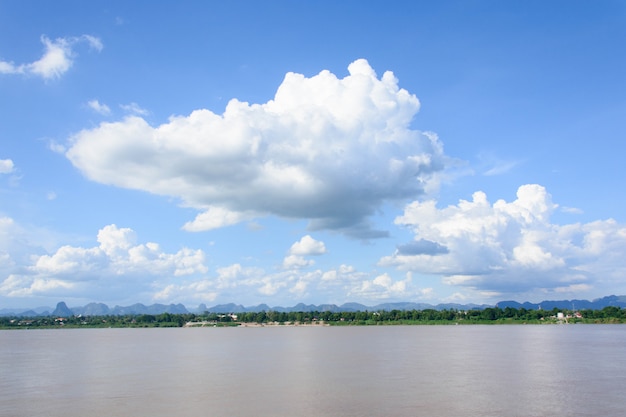 Rzeka Mekong i bluesky