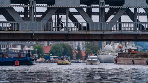 Zdjęcie rzeka pregolya kaliningrad rosja 20230922 stary most