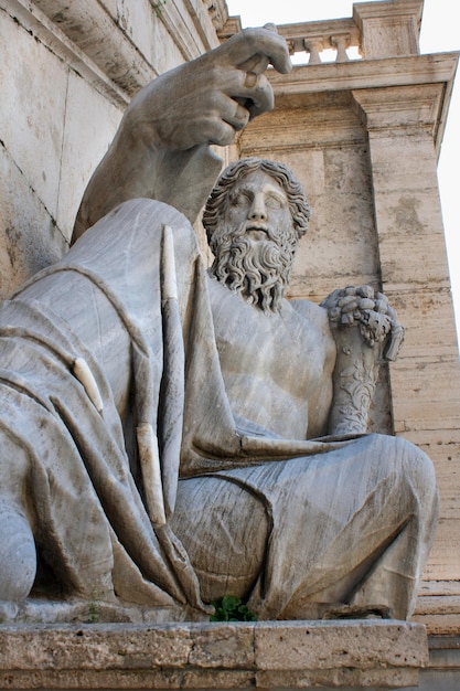 Rzeźba Tybru w Kapitolu zaprojektowana przez Michała Anioła