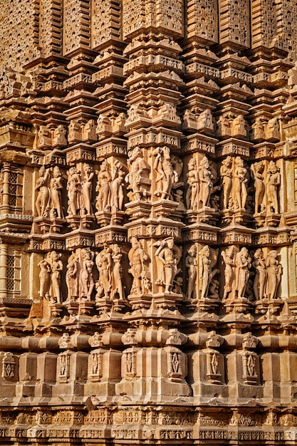 Rzeźby Na świątyniach Khajuraho