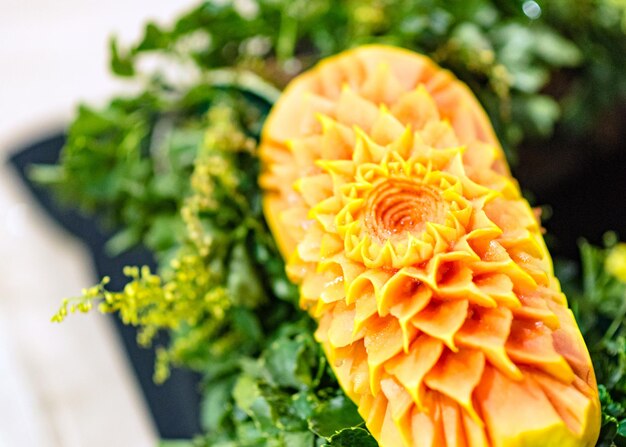 Zdjęcie rzeźby owoców i warzyw wyświetlaj tajskie dekoracje rzeźbiarskie owoców
