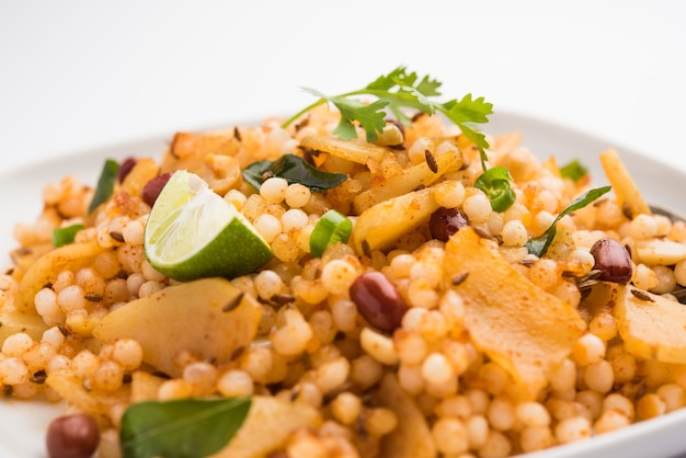 Sabudana khichdiÃ‚Â / Khichadi to indyjski przepis na czczo lub jedzenie Vrat spożywane podczas navratri, ekadaśi lub ganeśaturthi