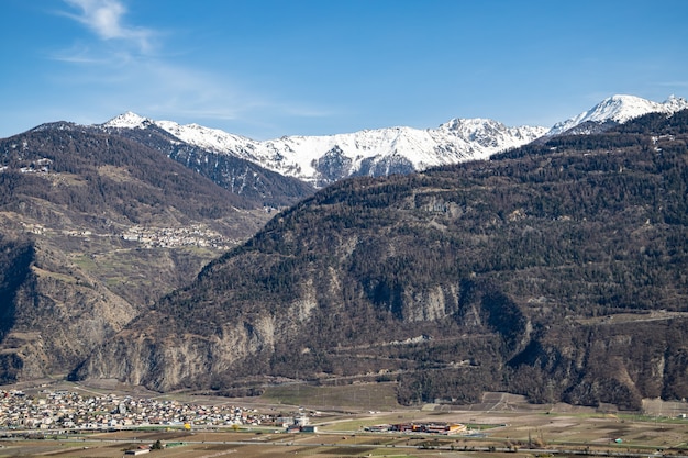 Zdjęcie saillon switzerland iserables i wędrówka dent de nendaz farinet