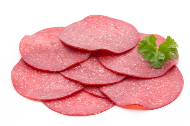 Salami wędzona kiełbasa jeden kawałek na białym tle