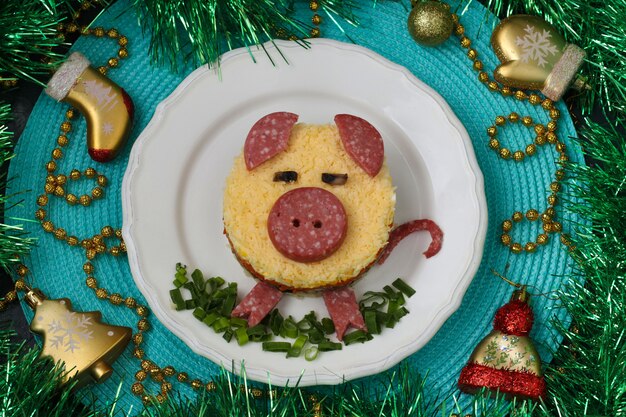 Sałatka w kształcie świni, kulinarny pomysł dla dzieci