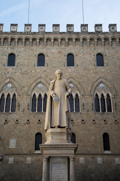 Sallustio Bandini statua w Siena, Włochy