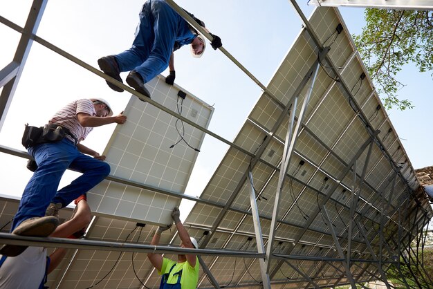 Samodzielna instalacja systemu paneli słonecznych, odnawialna zielona energia