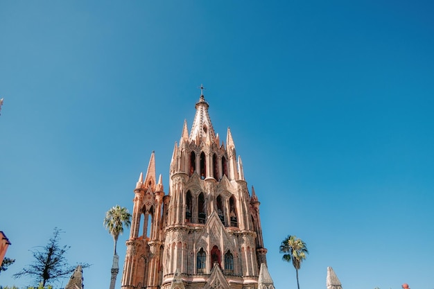 San Miguel de Allende, zabytkowa katedra Parroquia De San Miguel Archangel w historycznym centrum miasta