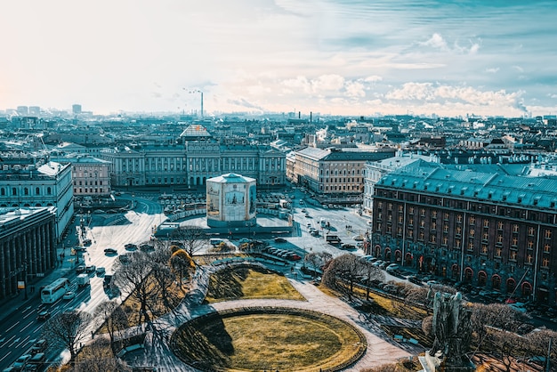 Sankt Petersburg, Rosja - 07 Listopada 2019: Panoramiczny Widok Z Dachu Katedry św. Izaaka. Sankt Petersburg. Rosja.