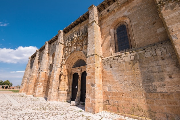 Santa Maria la Real kościół w Olmillos de Sasamon, Burgos, Hiszpania.