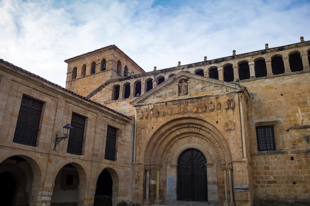 Santillana del mar średniowieczny kasztel Kantabria Hiszpania