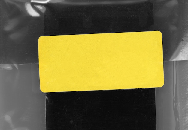 Zdjęcie saszetka z żółtą etykietką