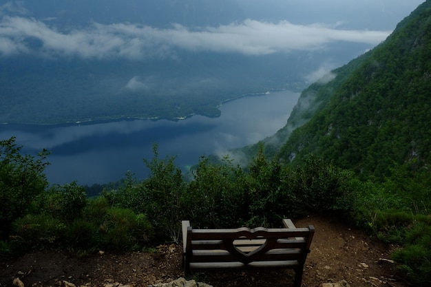 Zdjęcie sceniczny widok gór na tle nieba