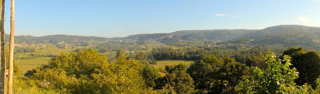 Zdjęcie sceniczny widok gór na tle nieba