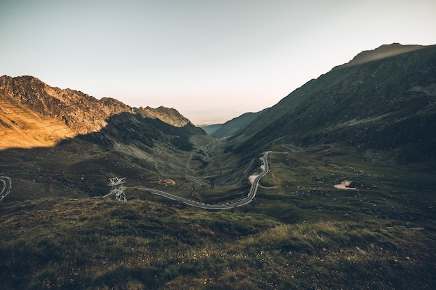 Sceniczny widok gór na tle nieba