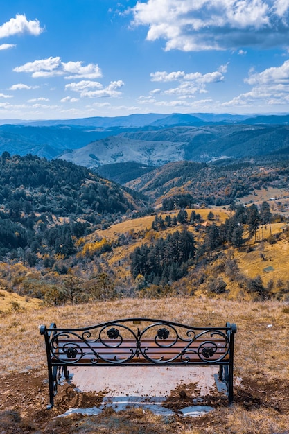 Zdjęcie sceniczny widok gór na tle nieba